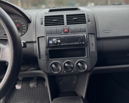 Черный Фольксваген Поло, объемом двигателя 1.4 л и пробегом 212 тыс. км за 4500 $, фото 19 на Automoto.ua