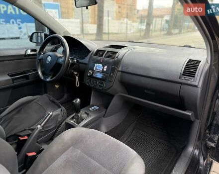 Чорний Фольксваген Поло, об'ємом двигуна 1.4 л та пробігом 327 тис. км за 3450 $, фото 9 на Automoto.ua