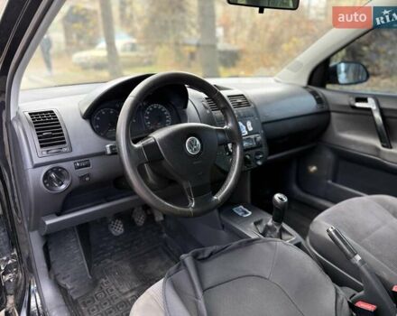 Чорний Фольксваген Поло, об'ємом двигуна 1.4 л та пробігом 327 тис. км за 3450 $, фото 12 на Automoto.ua