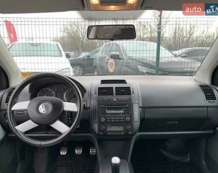 Черный Фольксваген Поло, объемом двигателя 1.4 л и пробегом 153 тыс. км за 6255 $, фото 49 на Automoto.ua