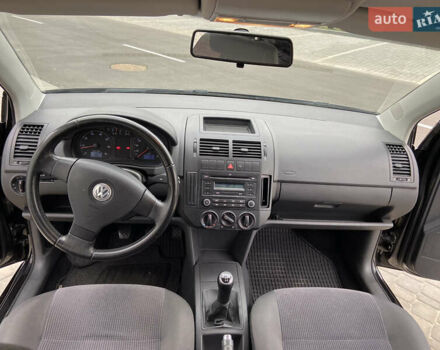 Чорний Фольксваген Поло, об'ємом двигуна 1.4 л та пробігом 218 тис. км за 5650 $, фото 55 на Automoto.ua