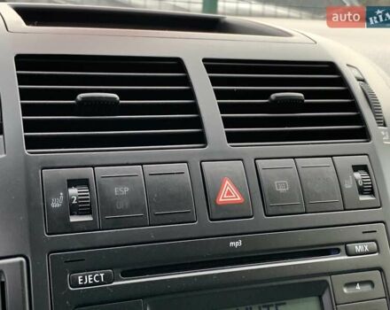 Черный Фольксваген Поло, объемом двигателя 1.4 л и пробегом 153 тыс. км за 6255 $, фото 45 на Automoto.ua