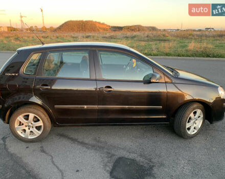 Черный Фольксваген Поло, объемом двигателя 1.4 л и пробегом 190 тыс. км за 6999 $, фото 1 на Automoto.ua