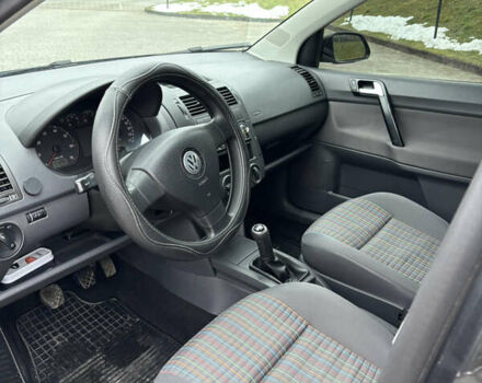 Чорний Фольксваген Поло, об'ємом двигуна 1.4 л та пробігом 143 тис. км за 5300 $, фото 7 на Automoto.ua