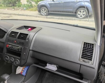 Черный Фольксваген Поло, объемом двигателя 1.4 л и пробегом 180 тыс. км за 6000 $, фото 10 на Automoto.ua