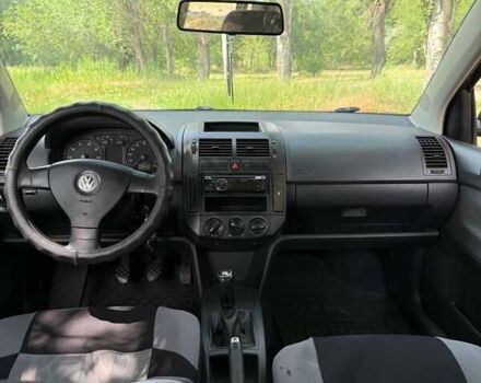 Черный Фольксваген Поло, объемом двигателя 1.4 л и пробегом 217 тыс. км за 3999 $, фото 3 на Automoto.ua