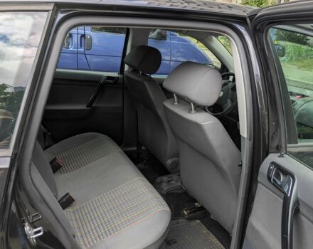 Черный Фольксваген Поло, объемом двигателя 1.4 л и пробегом 180 тыс. км за 6000 $, фото 7 на Automoto.ua