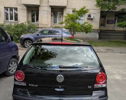 Черный Фольксваген Поло, объемом двигателя 1.4 л и пробегом 180 тыс. км за 6000 $, фото 3 на Automoto.ua