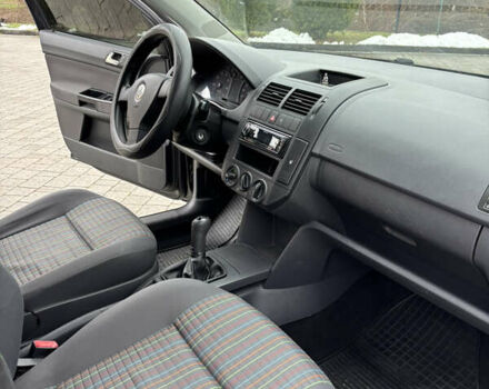 Чорний Фольксваген Поло, об'ємом двигуна 1.4 л та пробігом 143 тис. км за 5300 $, фото 8 на Automoto.ua