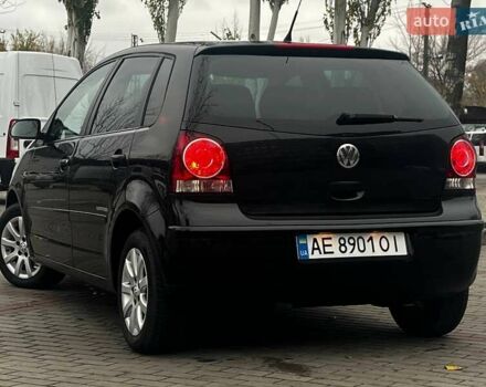 Черный Фольксваген Поло, объемом двигателя 1.4 л и пробегом 214 тыс. км за 5200 $, фото 2 на Automoto.ua