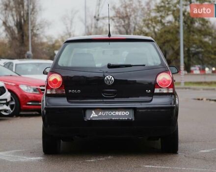 Черный Фольксваген Поло, объемом двигателя 1.4 л и пробегом 168 тыс. км за 5200 $, фото 6 на Automoto.ua