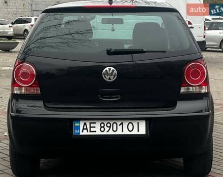 Черный Фольксваген Поло, объемом двигателя 1.4 л и пробегом 214 тыс. км за 5200 $, фото 6 на Automoto.ua