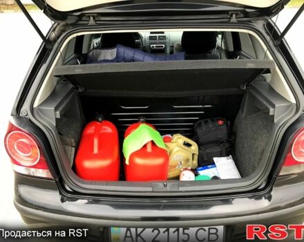 Черный Фольксваген Поло, объемом двигателя 1.4 л и пробегом 114 тыс. км за 3900 $, фото 3 на Automoto.ua