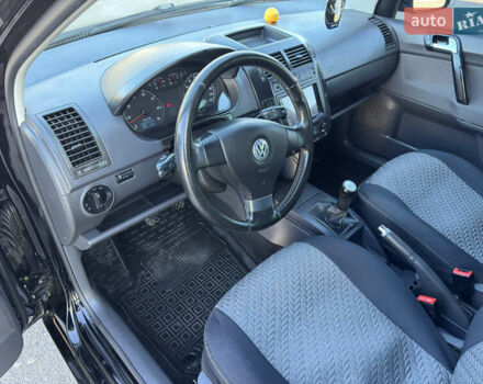 Чорний Фольксваген Поло, об'ємом двигуна 1.6 л та пробігом 214 тис. км за 6750 $, фото 21 на Automoto.ua