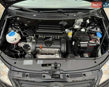 Черный Фольксваген Поло, объемом двигателя 1.6 л и пробегом 147 тыс. км за 6799 $, фото 103 на Automoto.ua