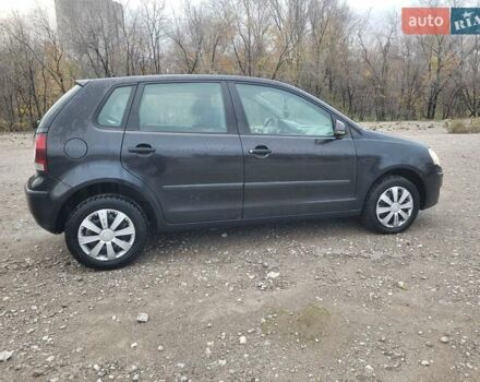 Черный Фольксваген Поло, объемом двигателя 1.4 л и пробегом 220 тыс. км за 3700 $, фото 2 на Automoto.ua