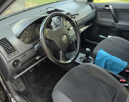 Черный Фольксваген Поло, объемом двигателя 1.6 л и пробегом 240 тыс. км за 5300 $, фото 4 на Automoto.ua