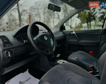 Черный Фольксваген Поло, объемом двигателя 1.6 л и пробегом 147 тыс. км за 6799 $, фото 43 на Automoto.ua