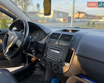 Чорний Фольксваген Поло, об'ємом двигуна 1.2 л та пробігом 228 тис. км за 4250 $, фото 21 на Automoto.ua
