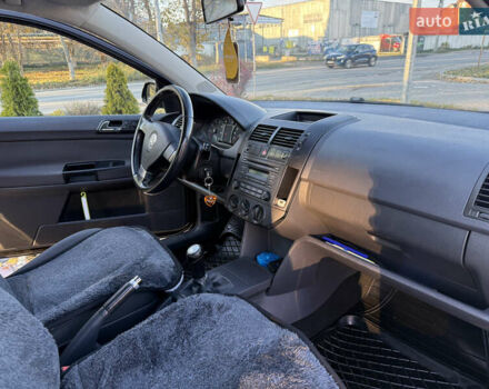 Чорний Фольксваген Поло, об'ємом двигуна 1.2 л та пробігом 228 тис. км за 4250 $, фото 18 на Automoto.ua