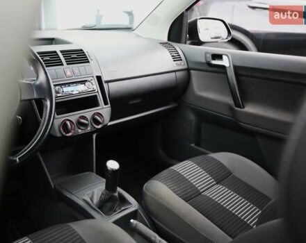 Черный Фольксваген Поло, объемом двигателя 1.4 л и пробегом 168 тыс. км за 5200 $, фото 16 на Automoto.ua