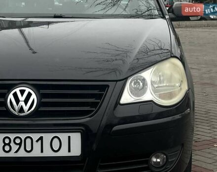 Черный Фольксваген Поло, объемом двигателя 1.4 л и пробегом 214 тыс. км за 5200 $, фото 5 на Automoto.ua