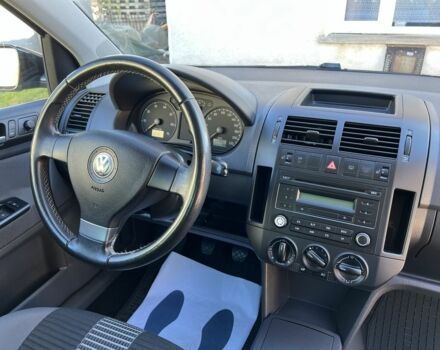 Черный Фольксваген Поло, объемом двигателя 1.6 л и пробегом 133 тыс. км за 5900 $, фото 21 на Automoto.ua