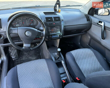Чорний Фольксваген Поло, об'ємом двигуна 1.6 л та пробігом 214 тис. км за 6750 $, фото 14 на Automoto.ua