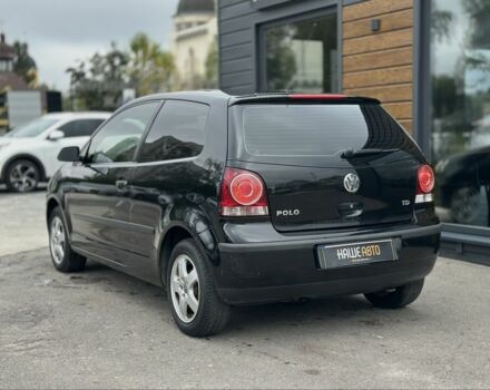 Черный Фольксваген Поло, объемом двигателя 1.4 л и пробегом 246 тыс. км за 4600 $, фото 6 на Automoto.ua