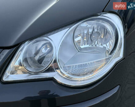 Черный Фольксваген Поло, объемом двигателя 1.4 л и пробегом 189 тыс. км за 5450 $, фото 16 на Automoto.ua