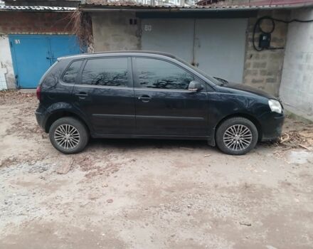 Черный Фольксваген Поло, объемом двигателя 1.4 л и пробегом 180 тыс. км за 4400 $, фото 2 на Automoto.ua