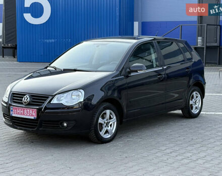 Черный Фольксваген Поло, объемом двигателя 1.4 л и пробегом 189 тыс. км за 5450 $, фото 5 на Automoto.ua