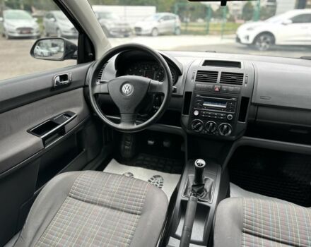 Черный Фольксваген Поло, объемом двигателя 1.4 л и пробегом 246 тыс. км за 4600 $, фото 16 на Automoto.ua