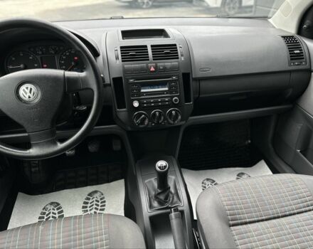 Черный Фольксваген Поло, объемом двигателя 1.4 л и пробегом 246 тыс. км за 4600 $, фото 19 на Automoto.ua