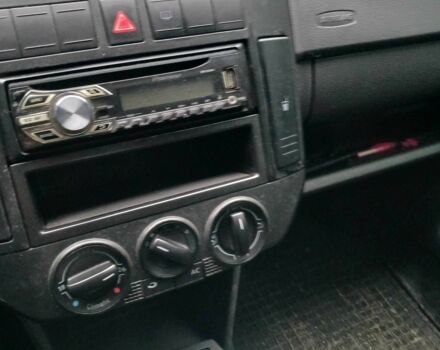 Черный Фольксваген Поло, объемом двигателя 1.4 л и пробегом 180 тыс. км за 4400 $, фото 1 на Automoto.ua