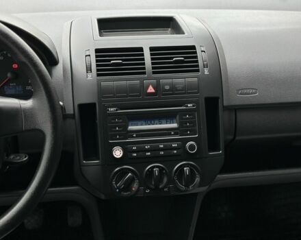 Черный Фольксваген Поло, объемом двигателя 1.4 л и пробегом 246 тыс. км за 4600 $, фото 20 на Automoto.ua