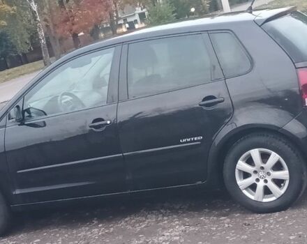 Черный Фольксваген Поло, объемом двигателя 1.2 л и пробегом 225 тыс. км за 4000 $, фото 2 на Automoto.ua