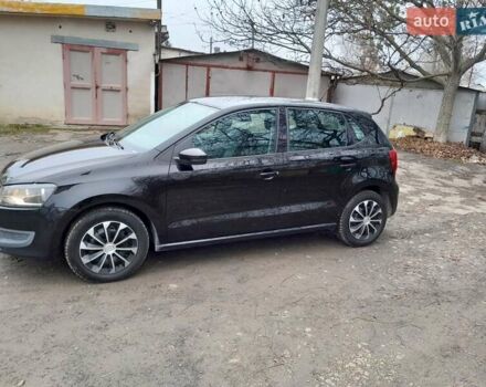 Черный Фольксваген Поло, объемом двигателя 1.2 л и пробегом 106 тыс. км за 5600 $, фото 4 на Automoto.ua