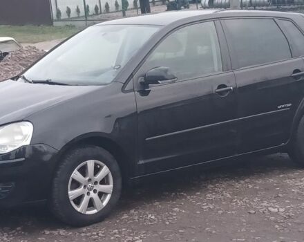 Черный Фольксваген Поло, объемом двигателя 1.2 л и пробегом 225 тыс. км за 4000 $, фото 1 на Automoto.ua