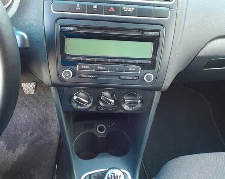 Черный Фольксваген Поло, объемом двигателя 1.2 л и пробегом 106 тыс. км за 5600 $, фото 16 на Automoto.ua