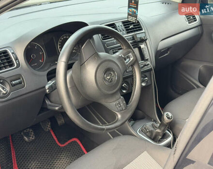 Черный Фольксваген Поло, объемом двигателя 1.2 л и пробегом 238 тыс. км за 5700 $, фото 8 на Automoto.ua