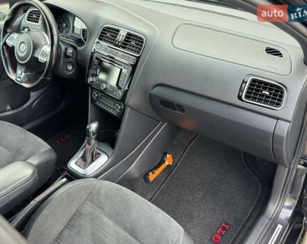 Черный Фольксваген Поло, объемом двигателя 1.4 л и пробегом 217 тыс. км за 9650 $, фото 65 на Automoto.ua