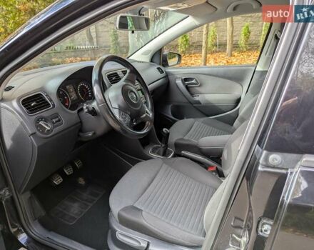 Черный Фольксваген Поло, объемом двигателя 1.6 л и пробегом 126 тыс. км за 8000 $, фото 6 на Automoto.ua