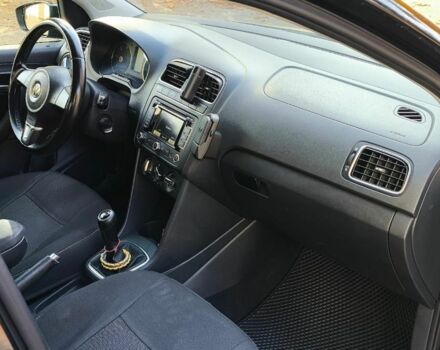 Черный Фольксваген Поло, объемом двигателя 1.2 л и пробегом 272 тыс. км за 6300 $, фото 8 на Automoto.ua