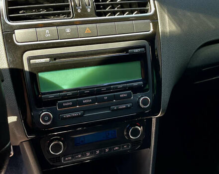 Черный Фольксваген Поло, объемом двигателя 1.39 л и пробегом 174 тыс. км за 9000 $, фото 12 на Automoto.ua