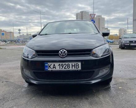 Черный Фольксваген Поло, объемом двигателя 1.39 л и пробегом 103 тыс. км за 7850 $, фото 2 на Automoto.ua