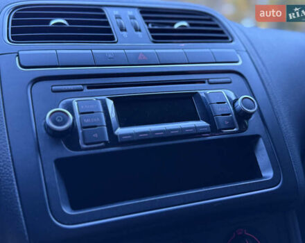 Черный Фольксваген Поло, объемом двигателя 1.39 л и пробегом 143 тыс. км за 7850 $, фото 39 на Automoto.ua