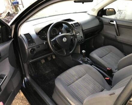 Черный Фольксваген Поло, объемом двигателя 1.4 л и пробегом 260 тыс. км за 3850 $, фото 11 на Automoto.ua