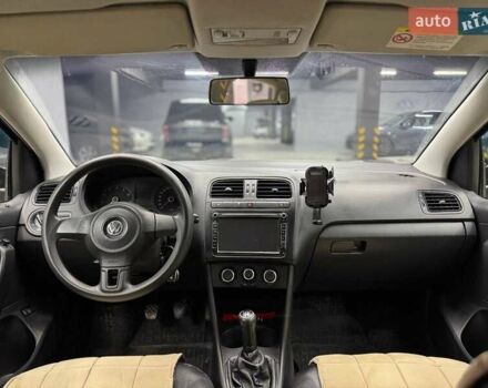 Черный Фольксваген Поло, объемом двигателя 1.6 л и пробегом 226 тыс. км за 7500 $, фото 12 на Automoto.ua