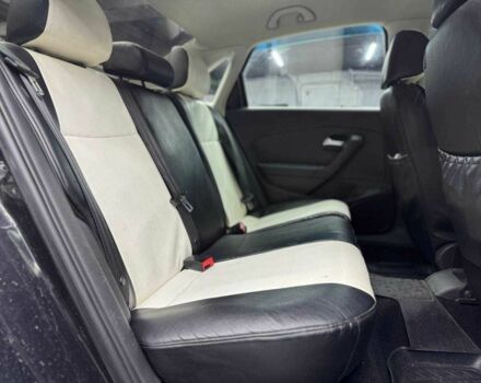 Черный Фольксваген Поло, объемом двигателя 1.6 л и пробегом 226 тыс. км за 7500 $, фото 13 на Automoto.ua